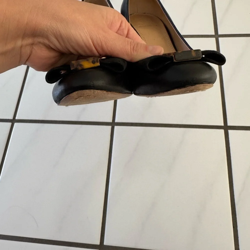 Elegant Black Leather Heels with Tortoise Bow Tory Burch - Picture 13 of 14